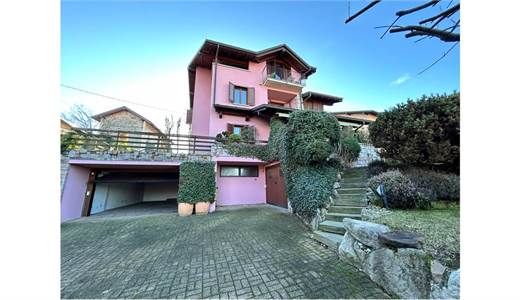 TAINO - AFFITTASI VILLA CON VISTA MAGNIFICA