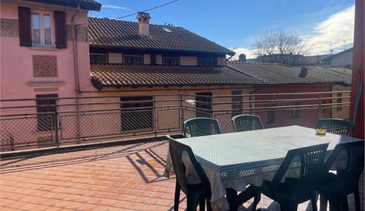 CASTELLETTO TICINO - AMPIO APPARTAMENTO SU DUE LIVELLI IN CENTRO