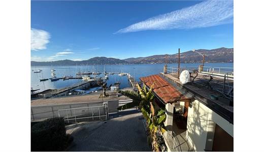 RANCO - APPARTAMENTO CON VISTA LAGO AFFITTASI