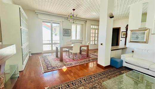 TAINO - VENDESI AMPIA CASA LUMINOSA