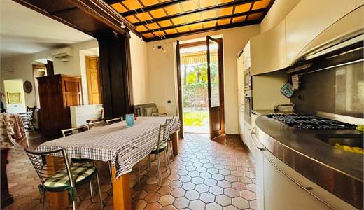 AFFITTASI - ANGERA APPARTAMENTO A DUE PASSI DAL LAGO