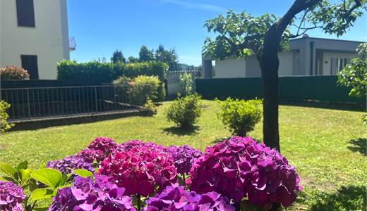 ANGERA - VENDESI APPARTAMENTO CON GIARDINO PRIVATO